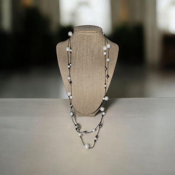 Faux Pearl and acrylic beaded necklace - Picture 1 of 3